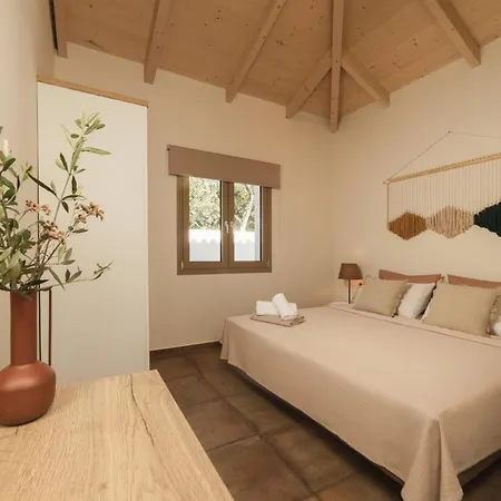 Villa Premium Zakynthos | 3 Bedrooms | Izayoi | Spacious Sun Terrace | Private Pool With Integrated Jacuzzi | Bbq | Kydoni *
