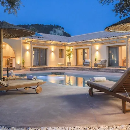 Premium Zakynthos | 3 Bedrooms | Izayoi | Spacious Sun Terrace | Private Pool With Integrated Jacuzzi | Bbq | Kydoni